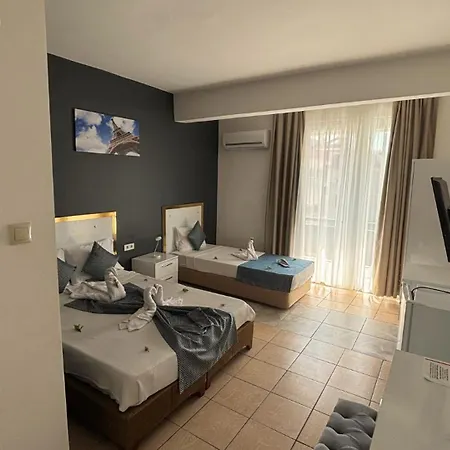 Moonbow Hotel 3*