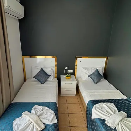 Hotel Moonbow 3*